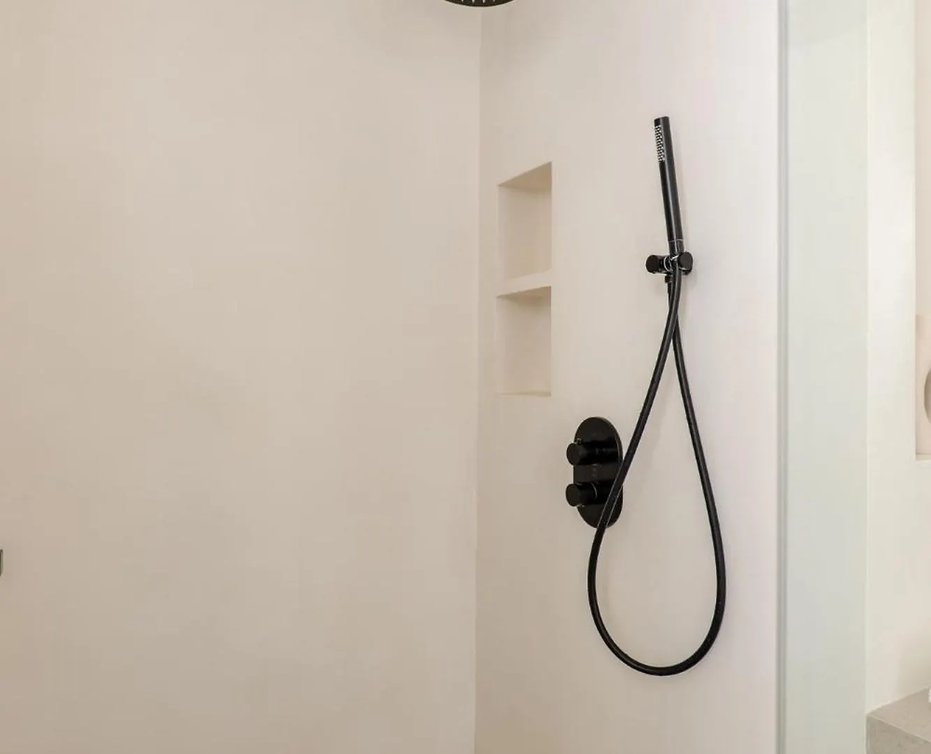 Veeve - Artistic Elevation Apartment Paris
