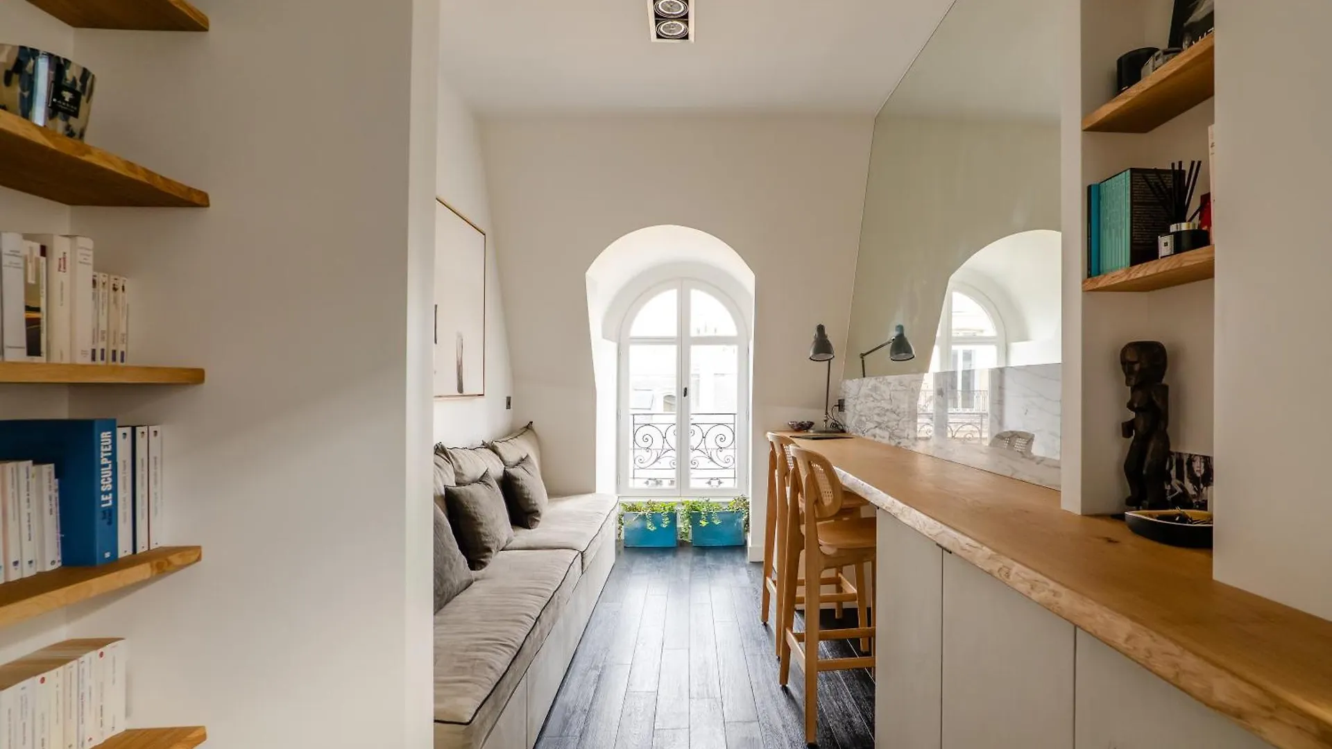 Veeve - Artistic Elevation Apartment Paris