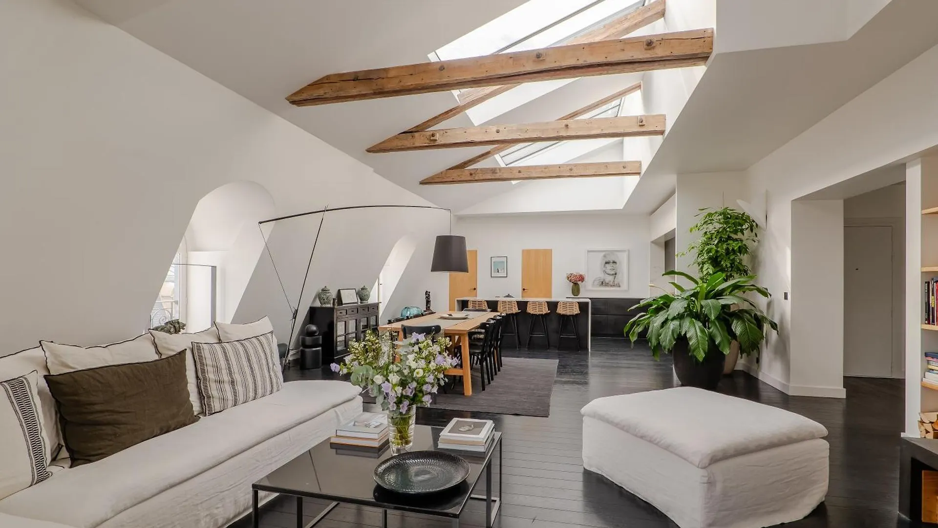 Veeve - Artistic Elevation Appartement Parijs